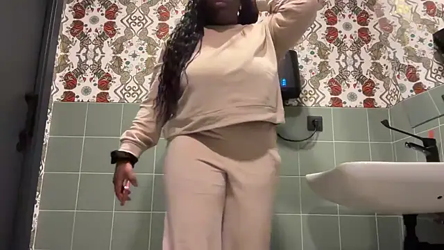 nanaisbackk online show from 12.16.25