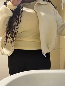 nanaisbackk online show from 12.17.25