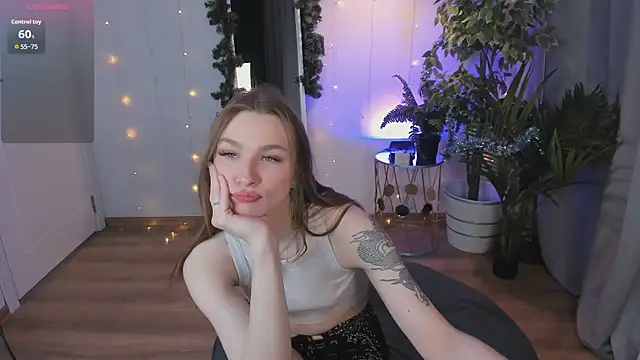 Snapshot of PollyMayer chatting on 12.14.25 PollyMayer online show from 12.14.25