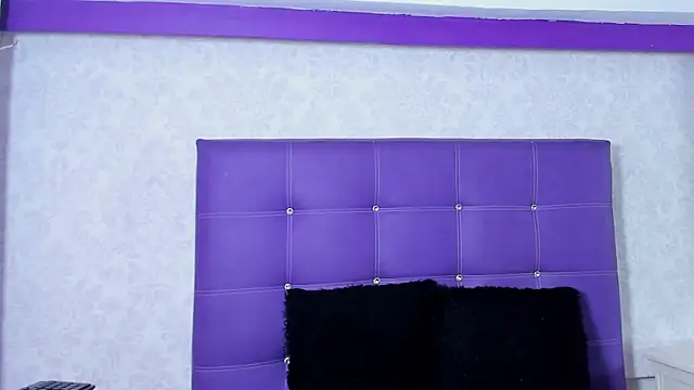 LeaMoreau22 online show from 10.10.25