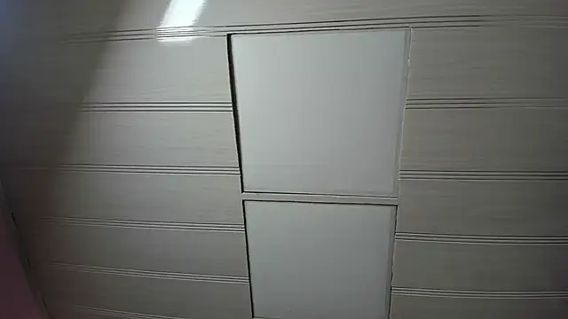 LeaMoreau22 online show from 10.25.25