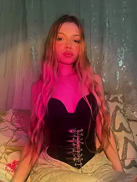  Siennaaa  online show from 04.10.26