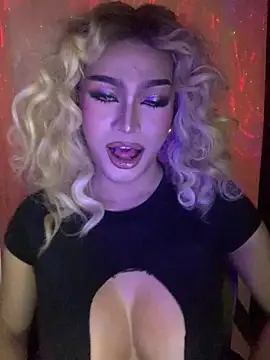 Snapshot of Kessey_Herera chatting on 03.11.26 Kessey Herera online show from 03.11.26