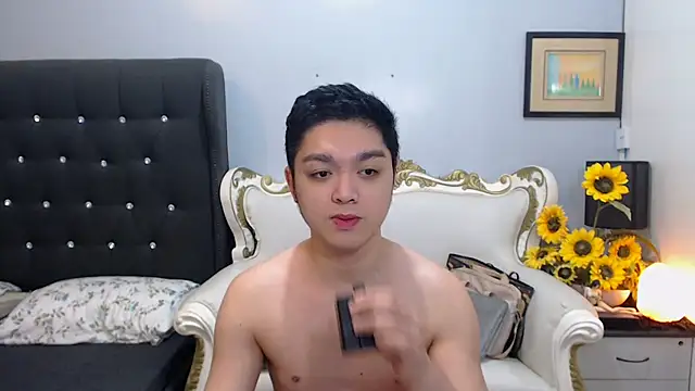 Snapshot of JayKarLo chatting on 10.09.25 JayKarLo online show from 10.09.25