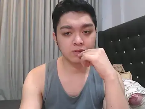 Snapshot of JayKarLo chatting on 10.11.25 JayKarLo online show from 10.11.25