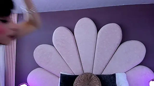 MeganR  online show from 04.09.26