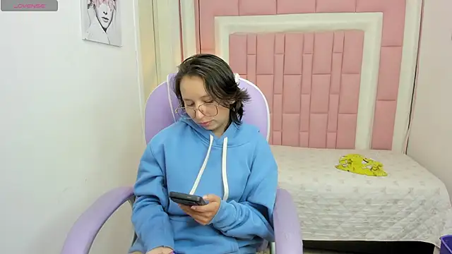 Klaret Toy online show from 04.15.26