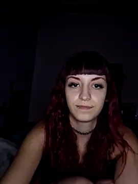 Snapshot of Sweetredevil chatting on 12.19.25 Sweetredevil online show from 12.19.25