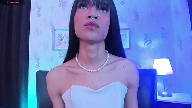 Snapshot of alana_madison10 chatting on 10.06.25 alana madison10 online show from 10.06.25