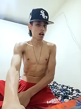 Snapshot of mazo18 chatting on 04.08.26 mazo18 online show from 04.08.26