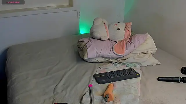 Snapshot of Alejarossi chatting on 01.19.26 Alejarossi online show from 01.19.26