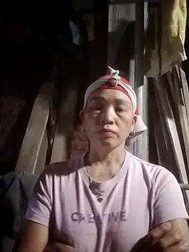 Snapshot of meo-meo00 chatting on 11.17.25 meo-meo00 online show from 11.17.25