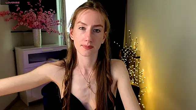 Snapshot of GoldenRose_ chatting on 05.15.26 GoldenRose online show from 05.15.26