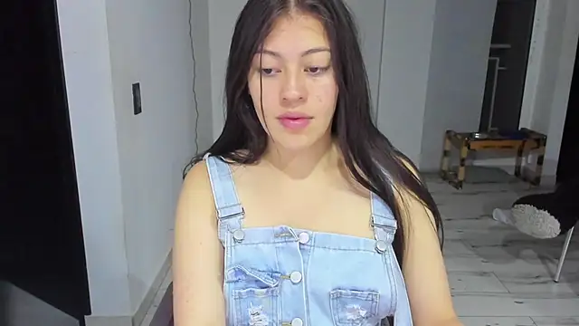 Snapshot of amazingloren999 chatting on 11.06.25 amazingloren999 online show from 11.06.25