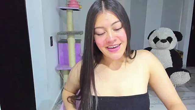 Snapshot of amazingloren999 chatting on 11.21.25 amazingloren999 online show from 11.21.25