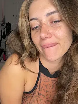 Snapshot of Malasantababy chatting on 10.05.25 Malasantababy online show from 10.05.25