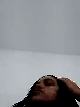 Snapshot of Saradasexy chatting on 10.26.25 Saradasexy online show from 10.26.25