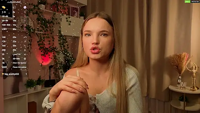 JulieLupo online show from 11.16.25