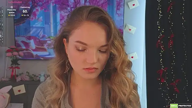 JulieLupo online show from 04.06.26