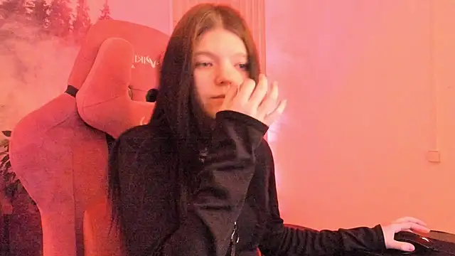 Snapshot of StasyaCollins chatting on 12.15.25 StasyaCollins online show from 12.15.25