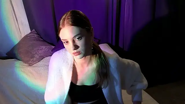 midnightMaya online show from 10.19.25