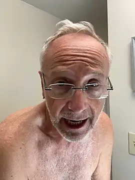 Snapshot of ApolloThrust chatting on 10.10.25 ApolloThrust online show from 10.10.25