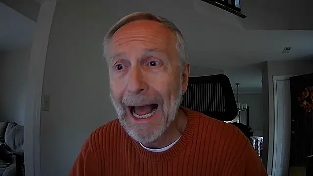 Snapshot of ApolloThrust chatting on 10.29.25 ApolloThrust online show from 10.29.25