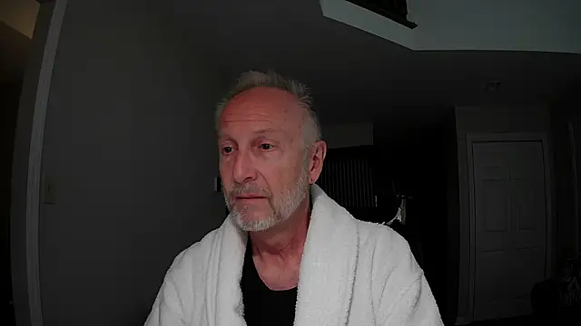 Snapshot of ApolloThrust chatting on 11.14.25 ApolloThrust online show from 11.14.25