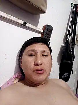 Snapshot of Chyynoxxx chatting on 10.01.25 Chyynoxxx online show from 10.01.25