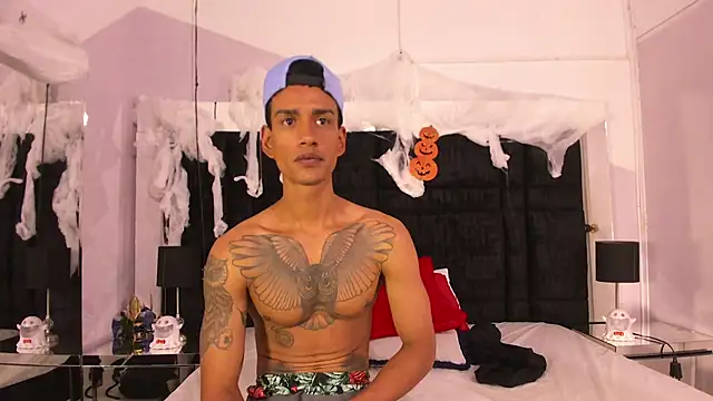 Snapshot of Latin_Pleasures chatting on 10.20.25 Latin Pleasures online show from 10.20.25