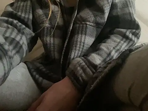 Snapshot of pleasedontpressaredburton chatting on 01.14.26 pleasedontpressaredburton online show from 01.14.26