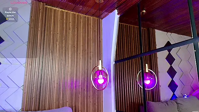 Matti sofia  online show from 10.13.25