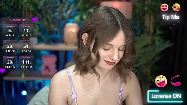 Snapshot of xoxo_molly chatting on 11.21.25 xoxo molly online show from 11.21.25