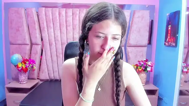 sarah sweett  online show from 10.18.25