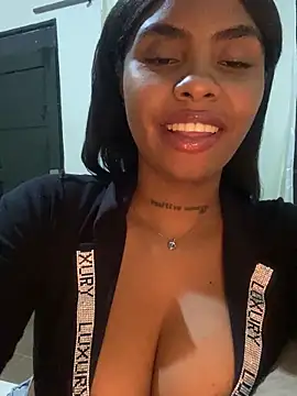 Snapshot of Itanydiorr chatting on 10.10.25 Itanydiorr online show from 10.10.25