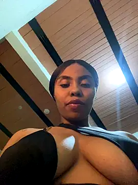 Snapshot of Itanydiorr chatting on 10.15.25 Itanydiorr online show from 10.15.25