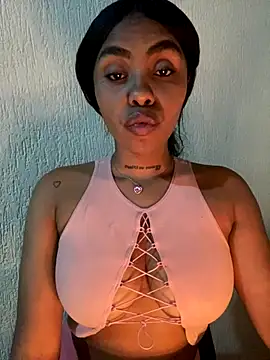 Snapshot of Itanydiorr chatting on 10.26.25 Itanydiorr online show from 10.26.25