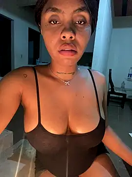 Snapshot of Itanydiorr chatting on 11.15.25 Itanydiorr online show from 11.15.25