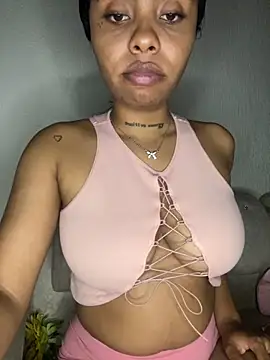 Snapshot of Itanydiorr chatting on 11.27.25 Itanydiorr online show from 11.27.25