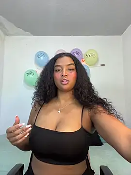 Snapshot of mitschellfox21 chatting on 11.05.25 mitschellfox21 online show from 11.05.25