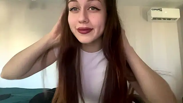 Snapshot of Nayra_flash chatting on 10.29.25 Nayra flash online show from 10.29.25