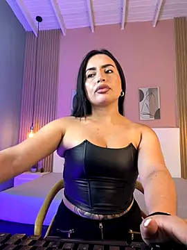 ZaraFoxx7 online show from 11.17.25