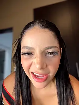 Snapshot of ArieliciousXXX chatting on 03.06.26 ArieliciousXXX online show from 03.06.26