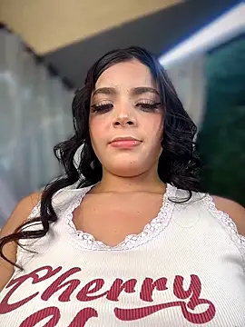 Snapshot of ArieliciousXXX chatting on 03.25.26 ArieliciousXXX online show from 03.25.26