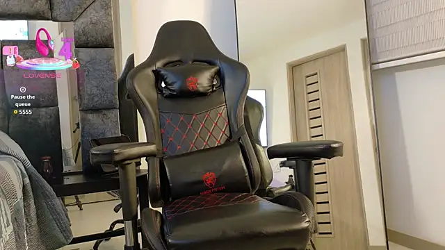 Snapshot of johnjaguar1_ chatting on 10.09.25 johnjaguar1 online show from 10.09.25