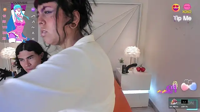 Snapshot of conjuring_ chatting on 11.23.25 conjuring online show from 11.23.25