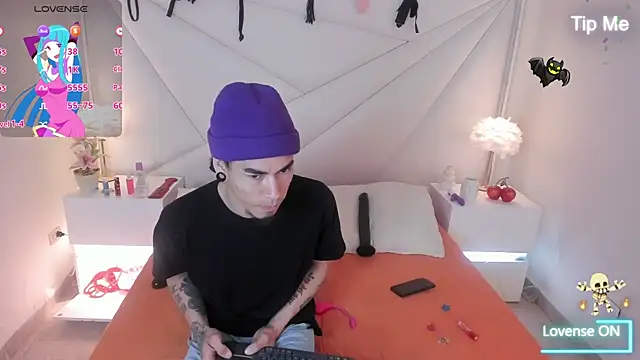 Snapshot of conjuring_ chatting on 11.29.25 conjuring online show from 11.29.25