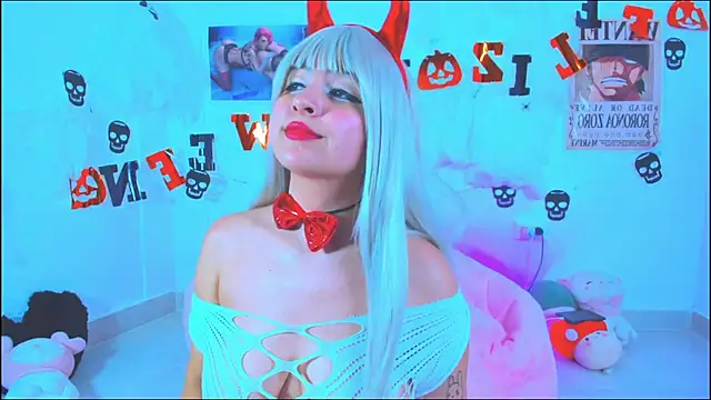 Miaengels  online show from 10.13.25