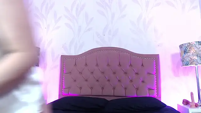 Snapshot of IssisLancaster chatting on 10.26.25 IssisLancaster online show from 10.26.25