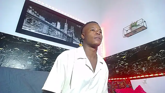 Snapshot of Dark_stallionX chatting on 10.17.25 Dark stallionX online show from 10.17.25